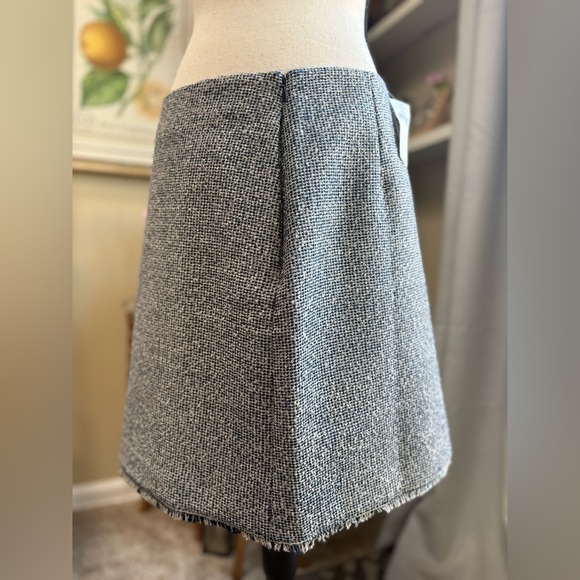 Banana Republic Navy Blue and White Tweed Mini Skirt - Picture 5 of 6